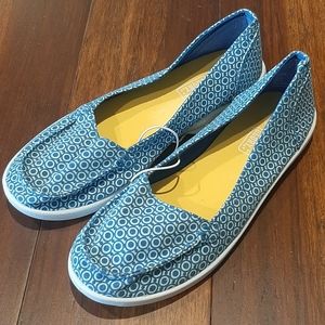 NWT blue circle sneaker flats